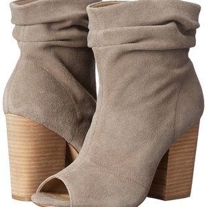 Chinese laundry break up Peep toe suede bootie 9